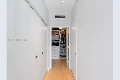 90 SW 3rd St #2015, Miami, FL 33130 - Photo 23