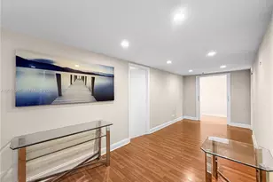 1800 NE 114th St, Miami, FL 33181 - Photo 13