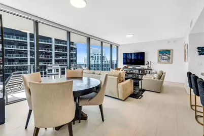 1000 Brickell Plz #4609, Miami, FL 33131 - Photo 13
