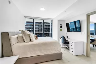 1000 Brickell Plz #4609, Miami, FL 33131 - Photo 29