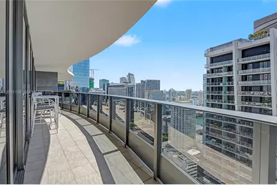 1000 Brickell Plz #4609, Miami, FL 33131 - Photo 3