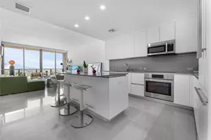 88 SW 7th St, Miami, FL 33130 - Photo 3