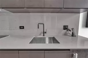 20 NE 11th St, Miami, FL 33132 - Photo 21
