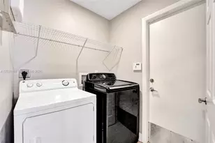 10211 Caracas St, Cooper City, FL 33026 - Photo 11
