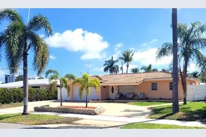 270 SE 1st Ter, Pompano Beach, FL 33060 - Photo 1