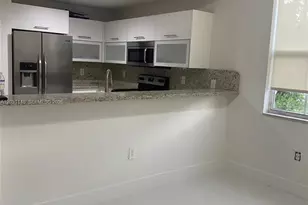 11201 NW 83rd St, Doral, FL 33178 - Photo 5
