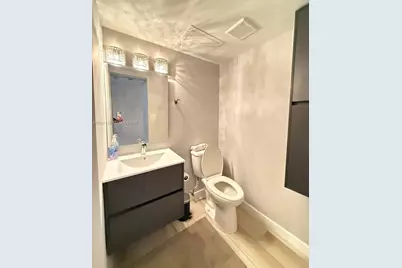100 Bayview Dr #912, Sunny Isles Beach, FL 33160 - Photo 11