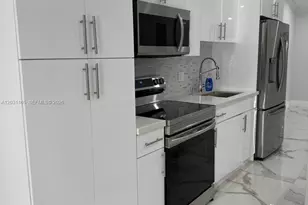 8738 NW 116th Terrace, Hialeah Gardens, FL 33018 - Photo 9