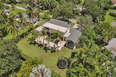 8320 SW 161st St, Palmetto Bay, FL 33157 - Photo 35