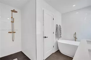 8320 SW 161st St, Palmetto Bay, FL 33157 - Photo 15