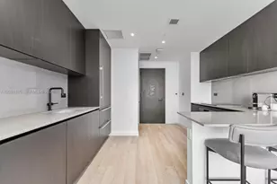 20 NE 11th St, Miami, FL 33132 - Photo 13