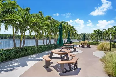 400 Kings Point Dr #316, Sunny Isles Beach, FL 33160 - Photo 25