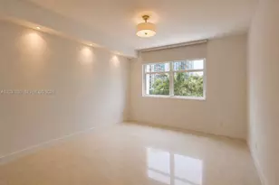 31 SE 5th St, Miami, FL 33131 - Photo 3