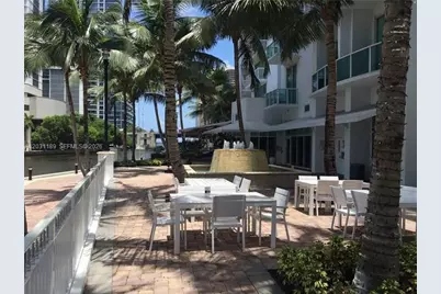 31 SE 5th St #1404, Miami, FL 33131 - Photo 9