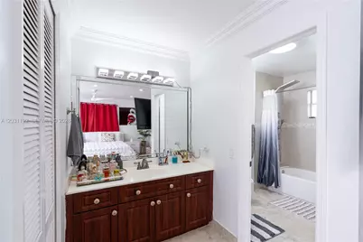 1084 SW 142nd Pl, Miami, FL 33184 - Photo 19
