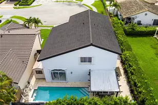 1084 SW 142nd Pl, Miami, FL 33184 - Photo 7