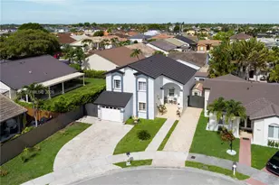 1084 SW 142nd Pl, Miami, FL 33184 - Photo 3
