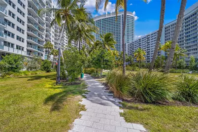 1500 Bay Rd #718S, Miami Beach, FL 33139 - Photo 31