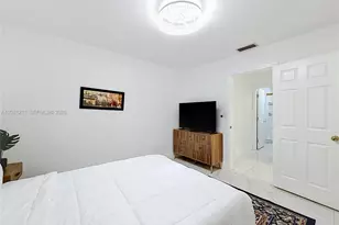 2216 NE 18th Ave, Wilton Manors, FL 33305 - Photo 31