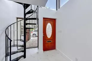2216 NE 18th Ave, Wilton Manors, FL 33305 - Photo 11
