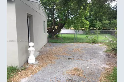 1594 NE 155th Ter, North Miami Beach, FL 33162 - Photo 23