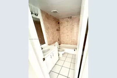 6175 W 20th Ave #302, Hialeah, FL 33012 - Photo 11