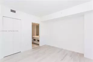 45 SW 9th St, Miami, FL 33130 - Photo 9