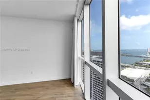 1750 N Bayshore Dr, Miami, FL 33132 - Photo 11