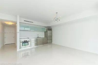 1040 Biscayne Blvd #1205, Miami, FL 33132 - Photo 5