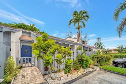 1638 N 15th Ter, Hollywood, FL 33020 - Photo 3