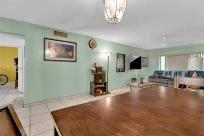1200 Tallwood Ave #202, Hollywood, FL 33021 - Photo 5