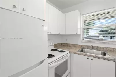 856 SW 10th St #1, Hallandale Beach, FL 33009 - Photo 5