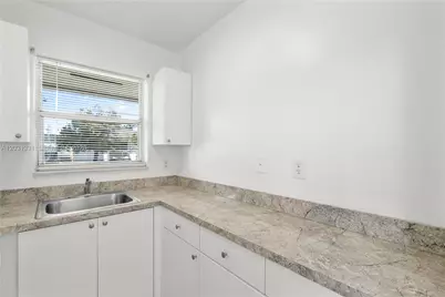 856 SW 10th St #1, Hallandale Beach, FL 33009 - Photo 11