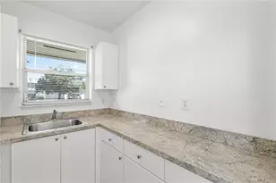 856 SW 10th St, Hallandale Beach, FL 33009 - Photo 11