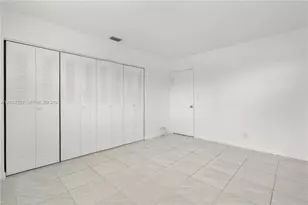 856 SW 10th St, Hallandale Beach, FL 33009 - Photo 13