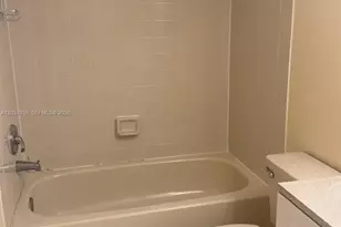 11173 NW 7th St, Miami, FL 33172 - Photo 19