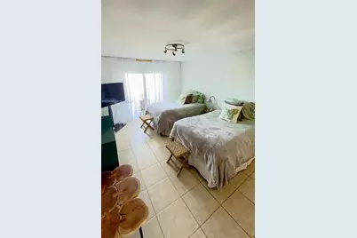 5555 Collins Ave #16W, Miami Beach, FL 33140 - Photo 9