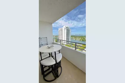 5555 Collins Ave #16W, Miami Beach, FL 33140 - Photo 15