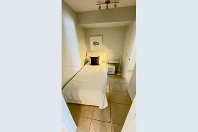 5555 Collins Ave #16W, Miami Beach, FL 33140 - Photo 11