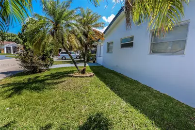 2700 NW 52nd Ct, Tamarac, FL 33309 - Photo 21