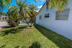 2700 NW 52nd Ct, Tamarac, FL 33309 - Photo 21