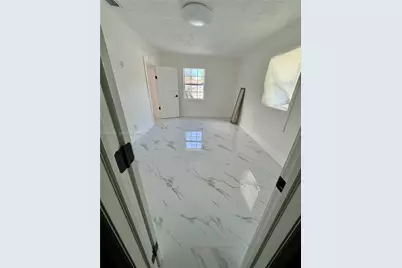 2326 NW 59th St, Miami, FL 33142 - Photo 13