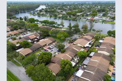 2330 Plum Ct, Pembroke Pines, FL 33026 - Photo 29