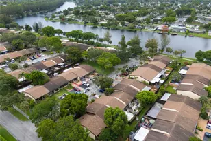 2330 Plum Ct, Pembroke Pines, FL 33026 - Photo 29