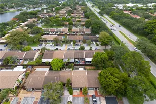 2330 Plum Ct, Pembroke Pines, FL 33026 - Photo 25