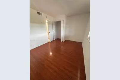 250 Jacaranda Dr #305, Plantation, FL 33324 - Photo 13