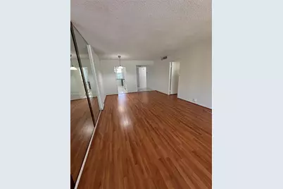 250 Jacaranda Dr #305, Plantation, FL 33324 - Photo 9