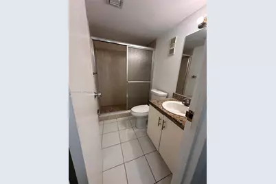 250 Jacaranda Dr #305, Plantation, FL 33324 - Photo 11
