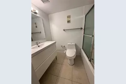 250 Jacaranda Dr #305, Plantation, FL 33324 - Photo 15