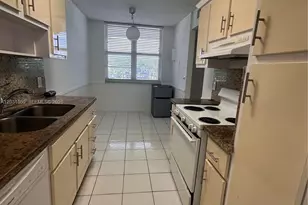 250 Jacaranda Dr, Plantation, FL 33324 - Photo 5